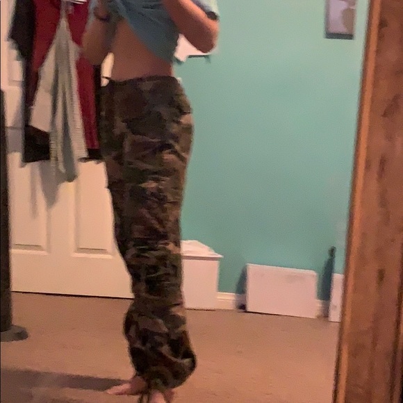 salvation army camo pants - Picture 2 of 3